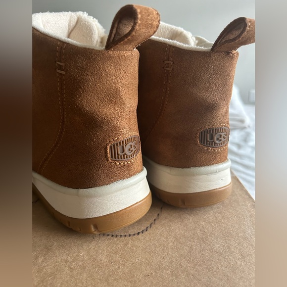 PRE-LOVED UGG Winter boots - Picture 3 of 7